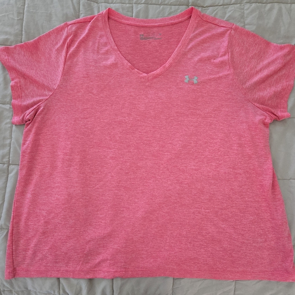 Under Armour Heatgear Loose Fit Shirt, Women's Plus 2X.